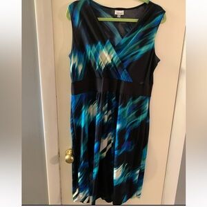 Sleeveless Blue and Black Patterned Dress